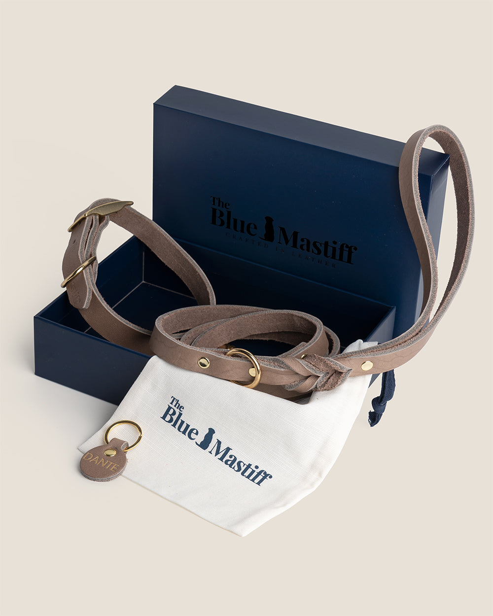 The Noble Pack - Collar clásico, correa y chapita personalizada